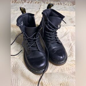 Women’s Dr. Martens 1460 Pascal Virginia Leather Boots in size 3